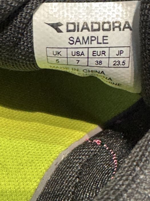 Маратонки DIADORA . Номер 38