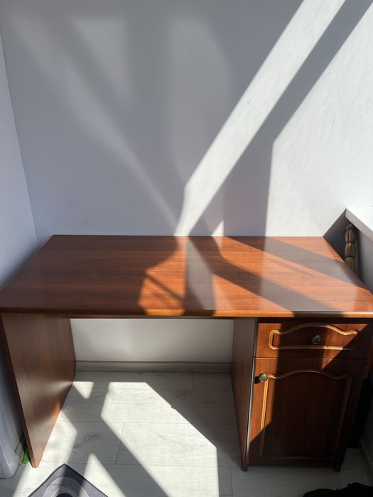 Продам письменный стол