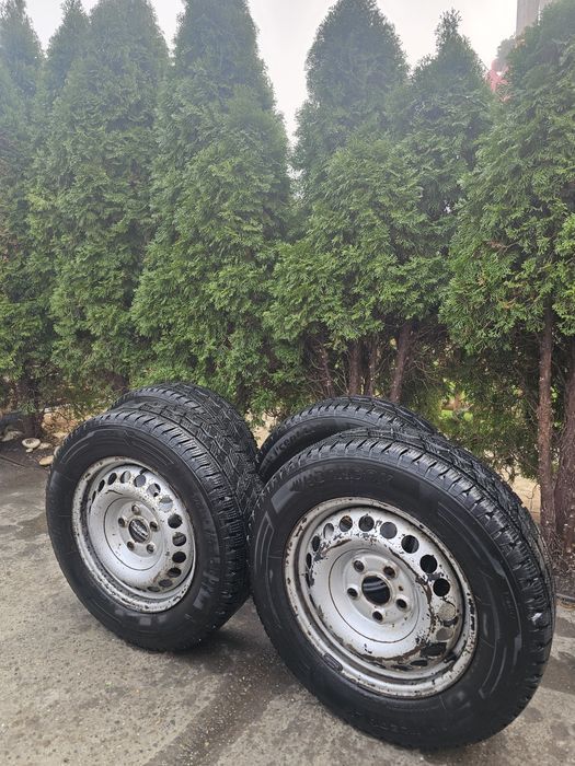 Anvelope iarna 215 65 R 16 C