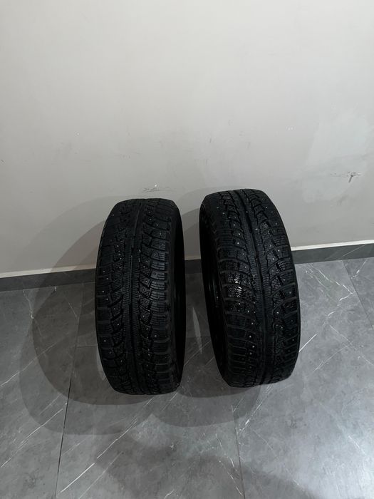 Продам комплект зимних шин. Торг