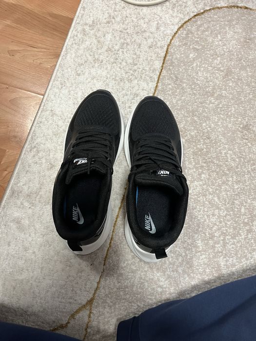 Кроссовки продам