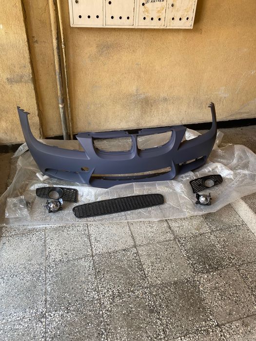 Предна броня за БМВ е90/91 с халогени