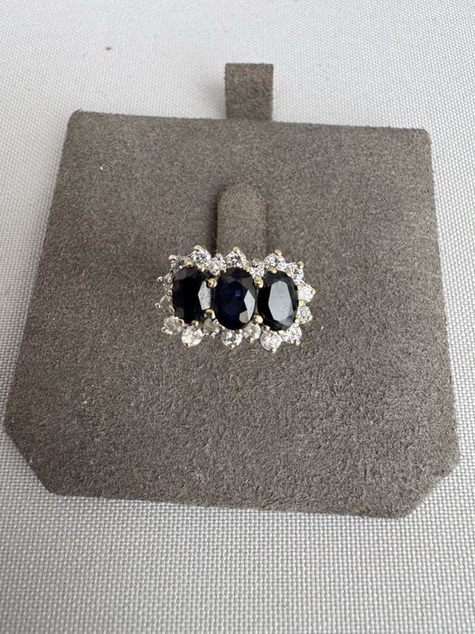 Inel din aur si safire