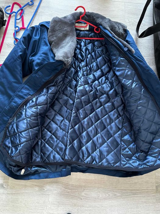 Scurtă oraș albastră femei cadre ofițer