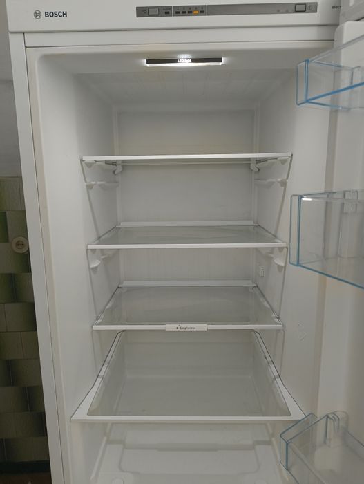 Frigider Bosch LowFrost – 340 L, 185 cm – stare perfectă de funcționare