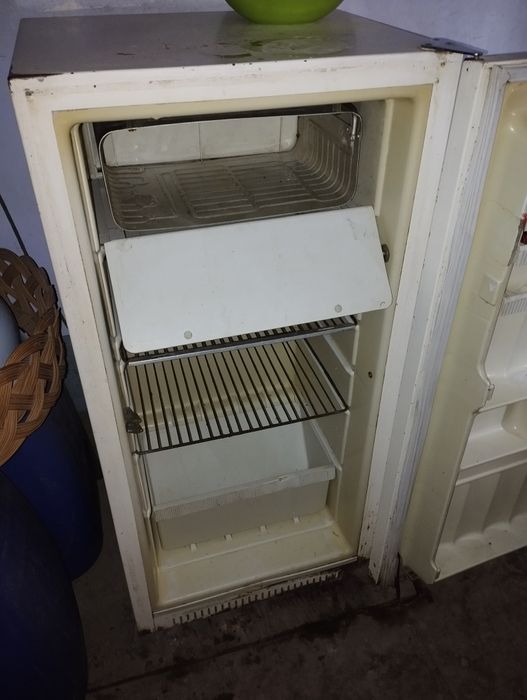 Холодильник Бирюса