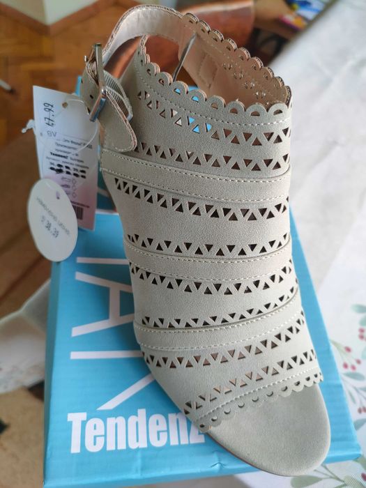 Дамски обувки нови, на s.Oliver, на Skechars