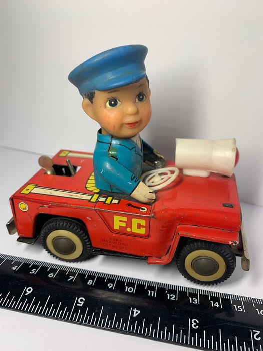 Masinuta MF884 Willis motor FireChief China joc jucarie comunism