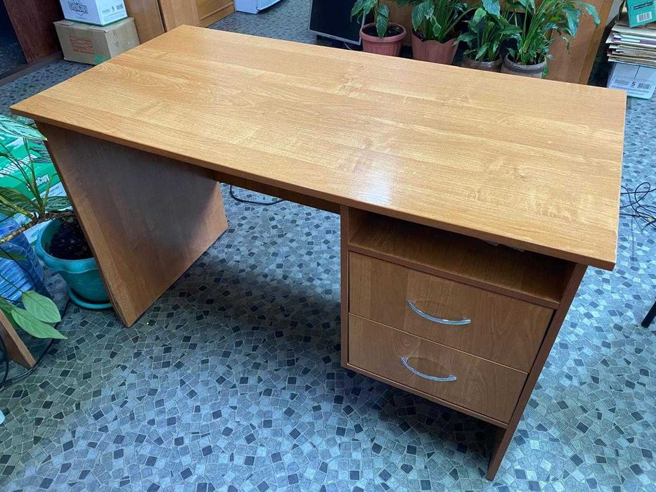 стол письменный 2 штуки