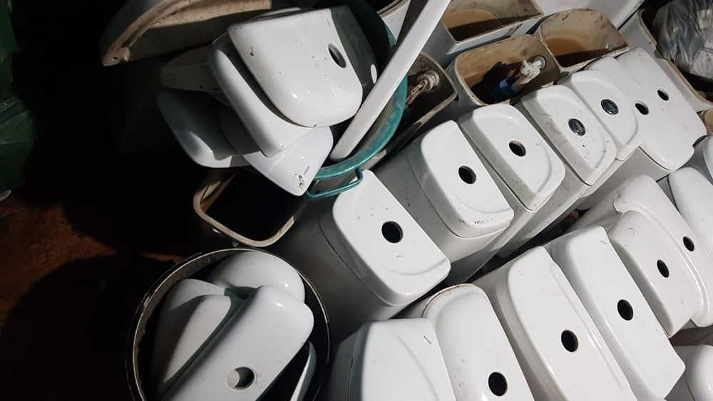 Бочки и крышки продается