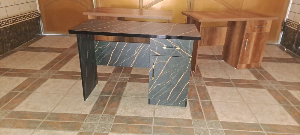 Стол сотилади ёки буюртма кабул киламиз