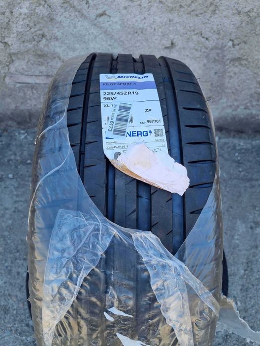 225/45 R19 • Vara • Michelin Pilot Sport 4 ZP  96W | 1 buc | DOT 2024 | Pret/buc