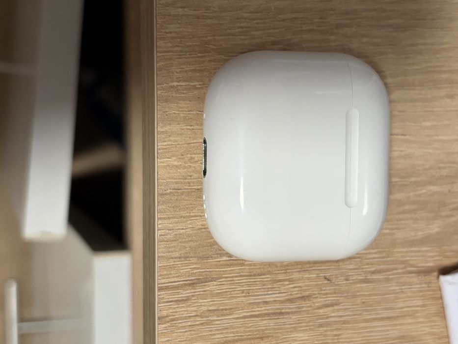 AirPods 4 cu Active Noise Cancellation – IMPECABILE