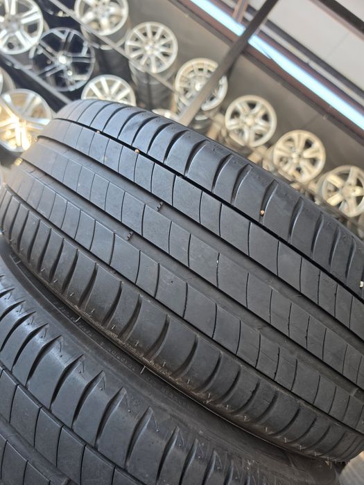 2 Броя 215/55/17 Michelin 6mm
