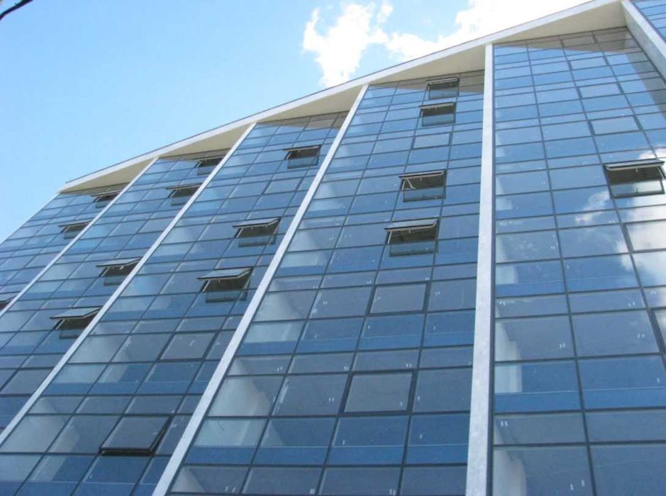 Фасадное остекление, а также двери, окна, витражи из калёного стекла