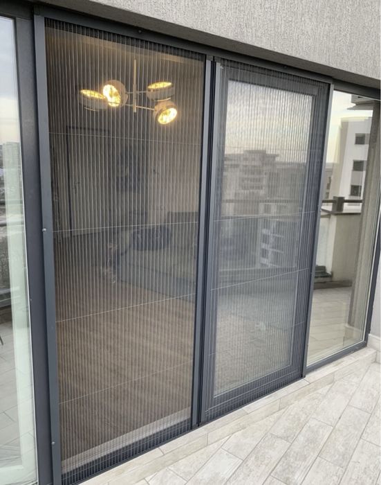 Plase Insecte la comandă