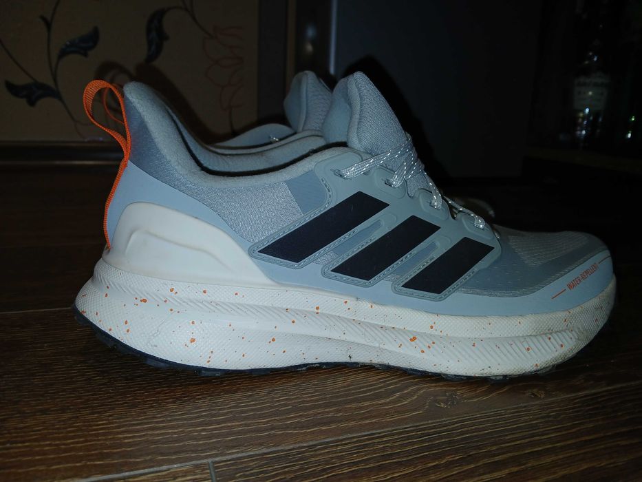 продавам маратонки adidas     N43  N44