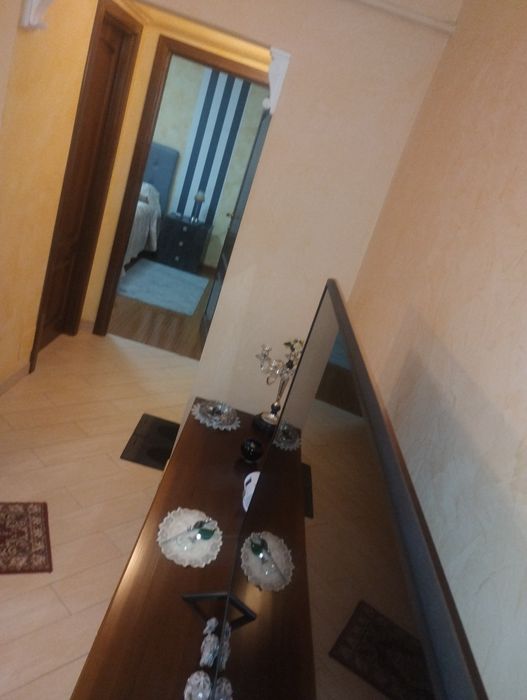 Vând apartament 3 camere 2 băi