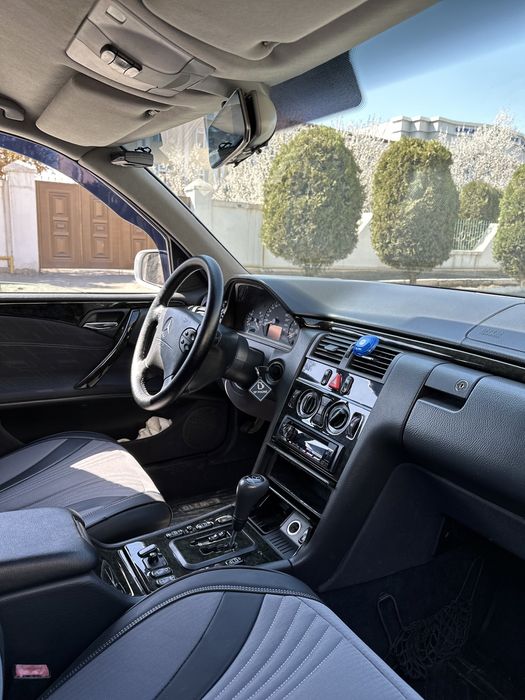 Mercedes Benz E200 210 kuzov