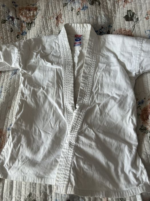 Продам кимоно с поясами