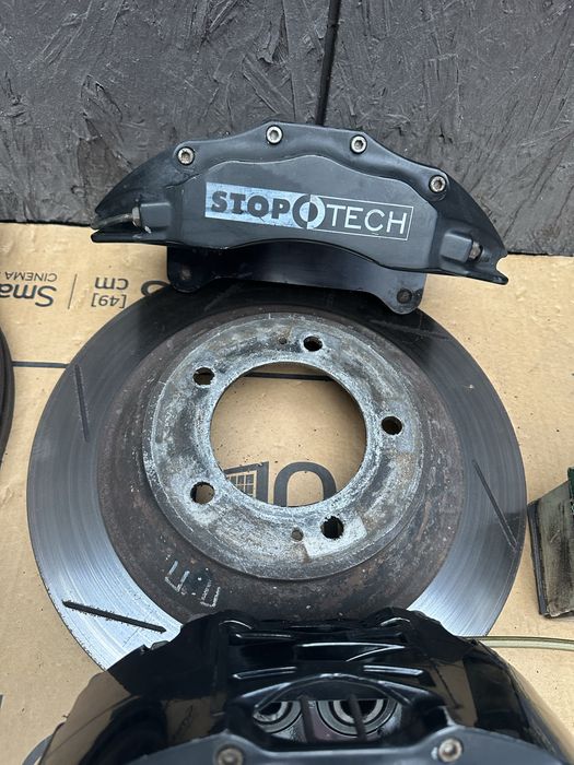 Тормозная система Stoptech для LC200, LX570