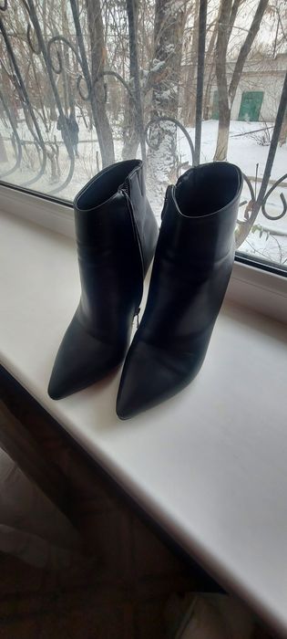 Туфли и ботинки 38-39