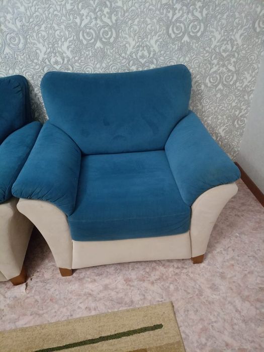 Диван гостиной сатылады!