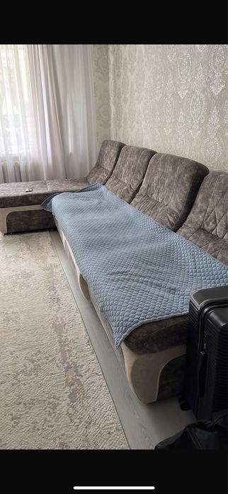 Срочно продам диван в хорошем состоянии