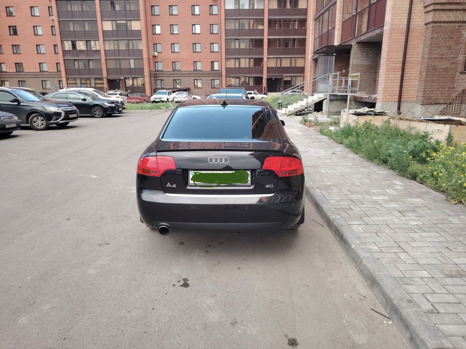 Автомобиль ауди А4 Б7