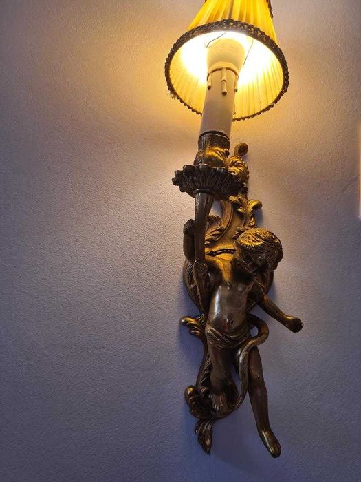 aplica din bronz masiv cu inger si abatjour