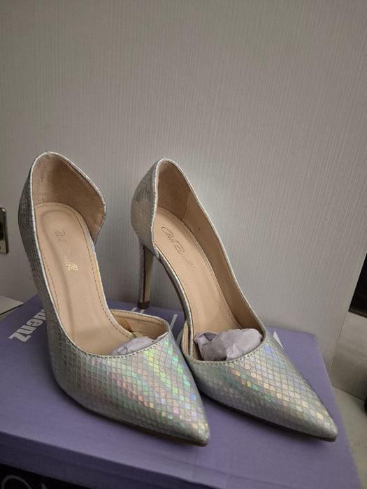 Дамски токчета размер 35