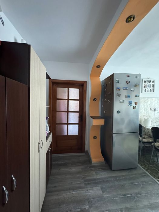 Apartament 2 camere semidecomandat mobilat