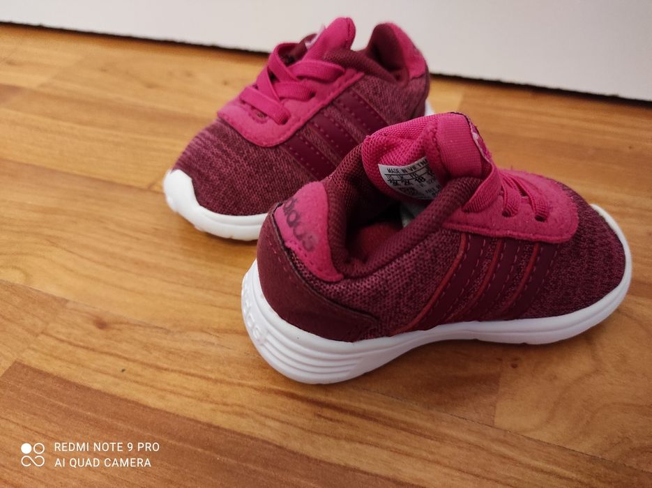 Adidași cu talpa flexibila