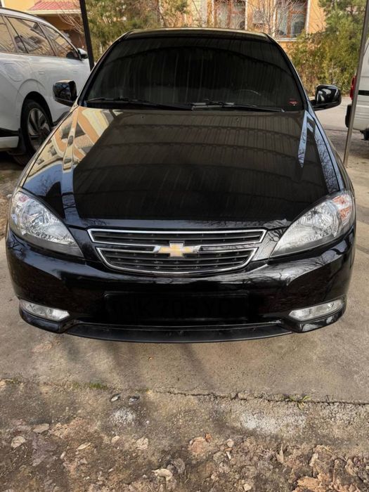 Gentra sotiladi qora