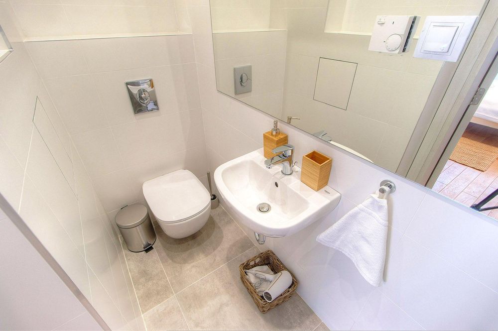 Дава се под наем Тристаен апартамент в София, Център - 96 кв.м за 1695.24 € - Снимка #8