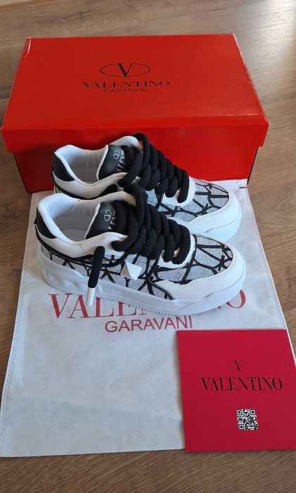 Дамски кецове обувки Valentino маратонки