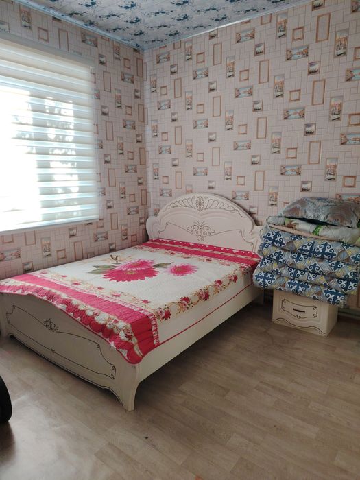 Срочно продам  Спальный гарнитур комплект.