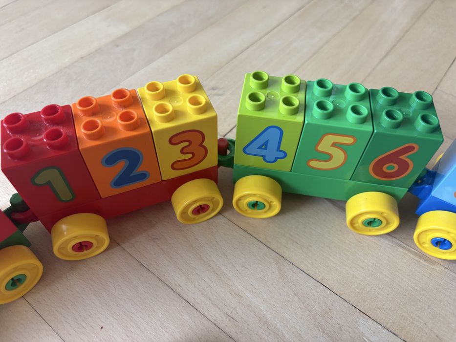 Lego Duplo влак с цифри