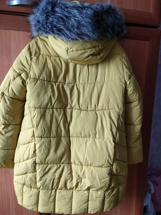 Пальто зимнее на девочку.