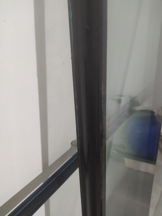 Vând sticla de termopan