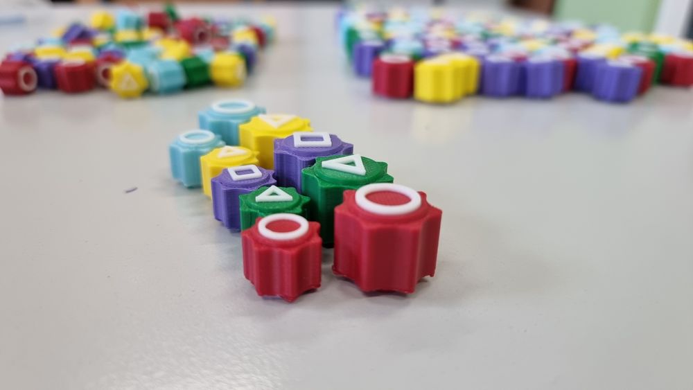 Squid game Гонги игра с топчета зарчета, дакджи, ddakji скуид гейм