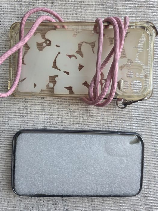 2 броя кейсове за Iphone 11