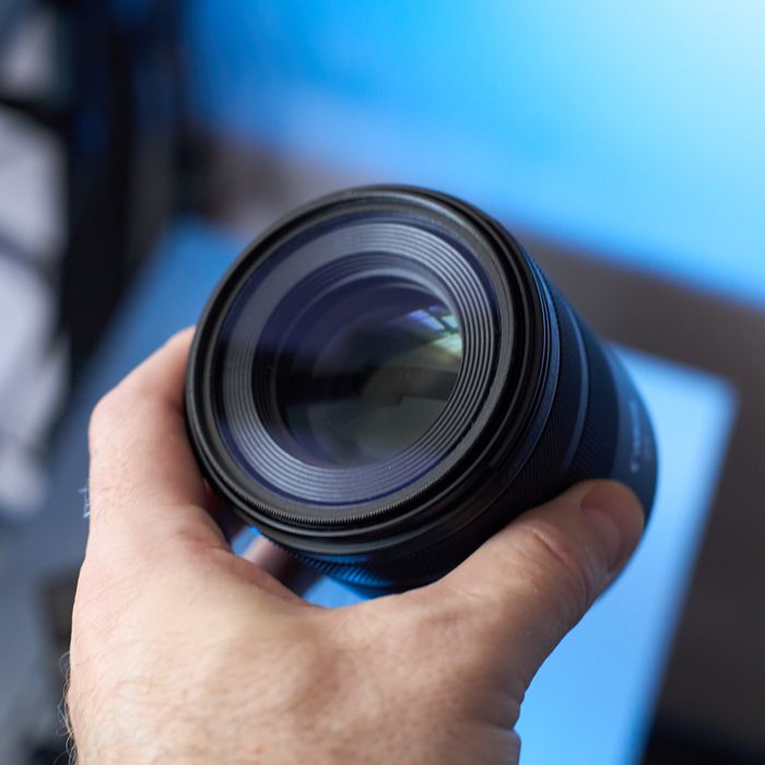 Canon RF 85mm f/2 Macro IS STM