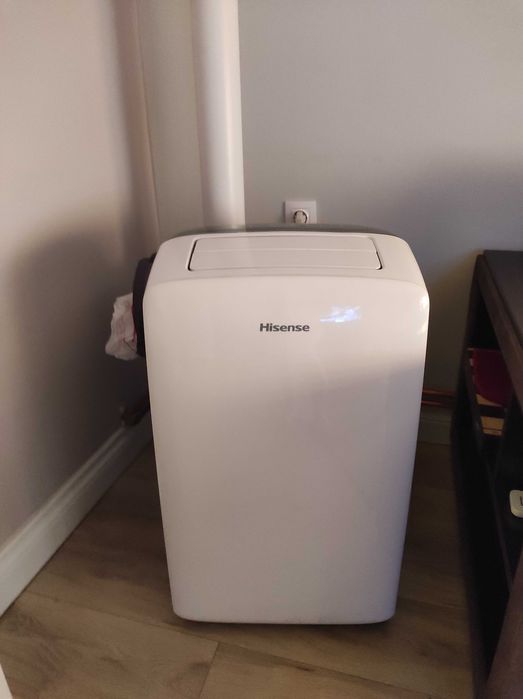 Мобилен климатик ЧИСТО НОВ Мобилен климатик Hisense APH12 (12000 BTU) – Охлаждане и Отопление!