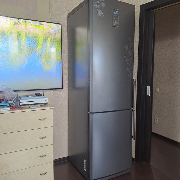Продаётся холодильник Samsung