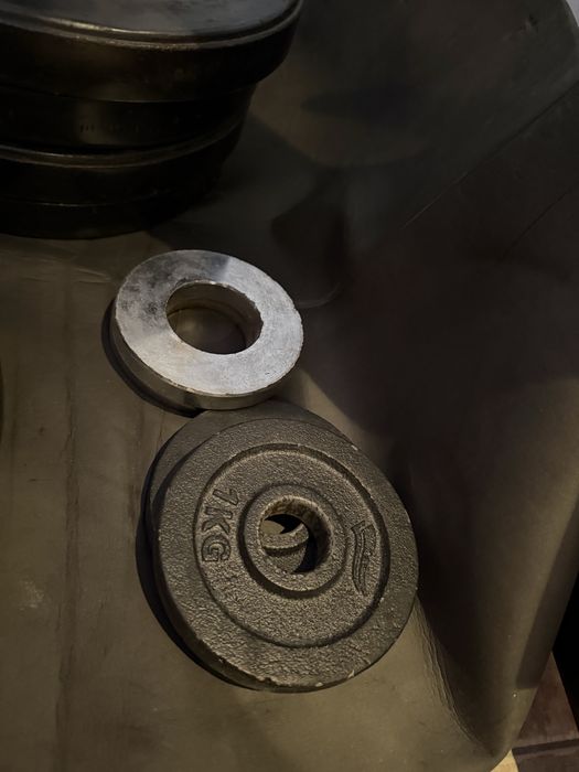 Продавам тежести за домашен фитнес