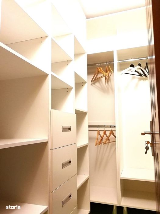 3 camere Podu Roș(1001 Articole) | renovat | 2 balcoane | 10 min Palas