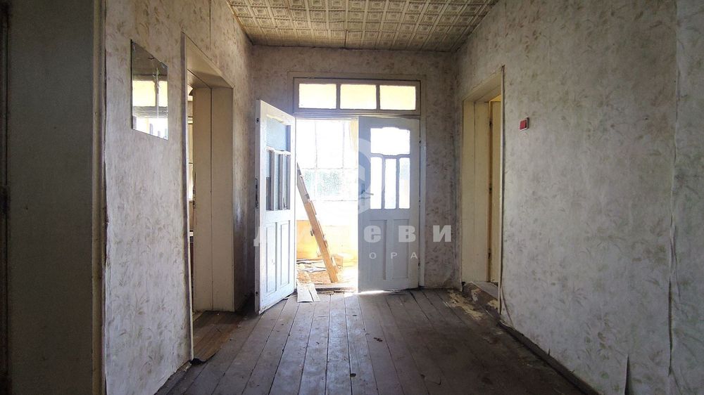 Къща в Стара Загора, област-с.Тракия площ 115 цена 43500