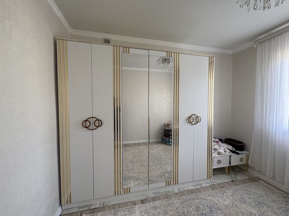 Продам шкаф 6 дверной
