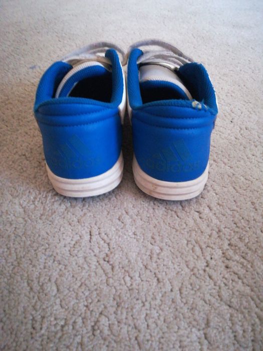 Adidas - маратонки, номер - 40,стелка - 25.5 см.